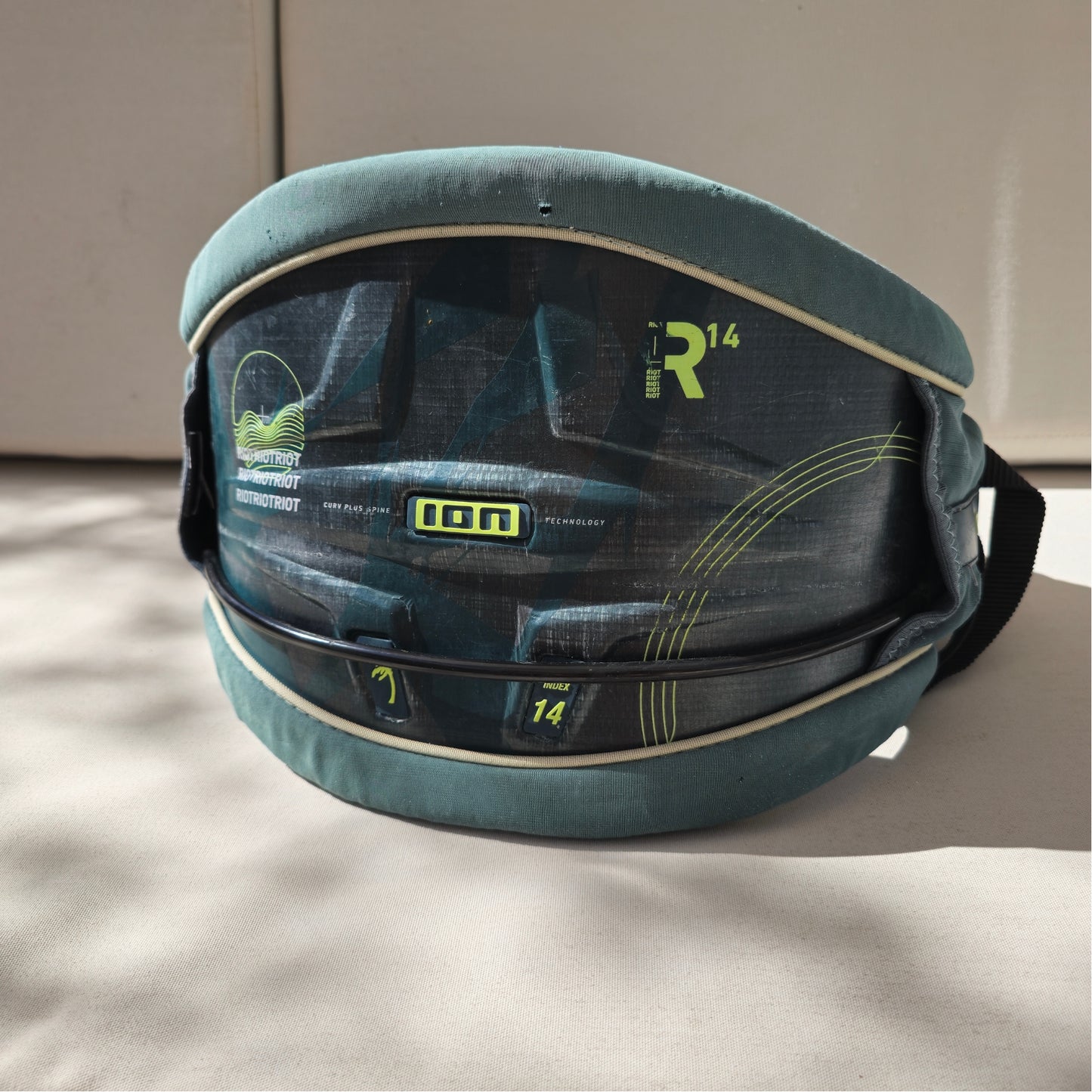 Harness Riot Curve
