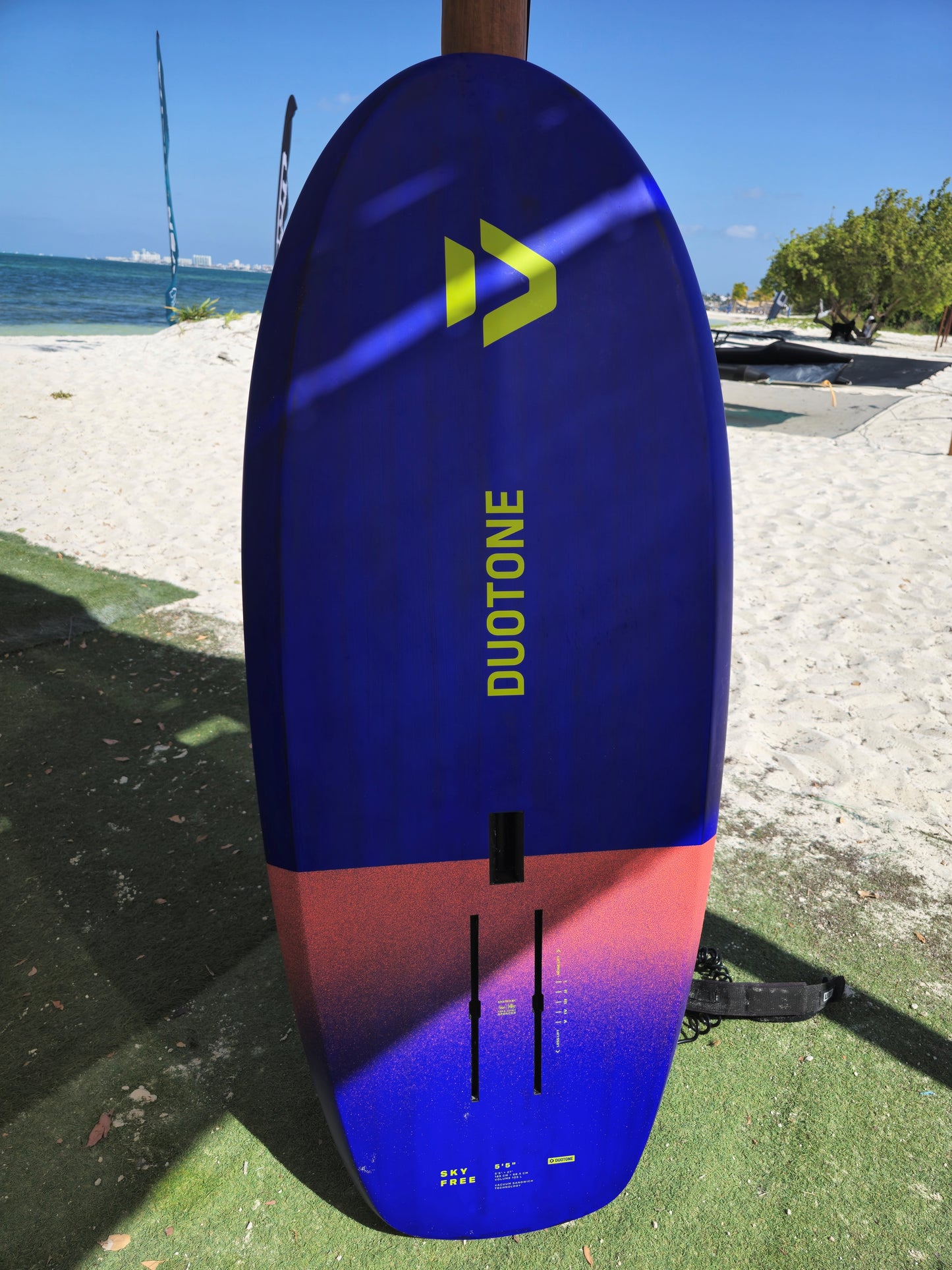 Foilboard 5'5"/105L Sky Free 2025